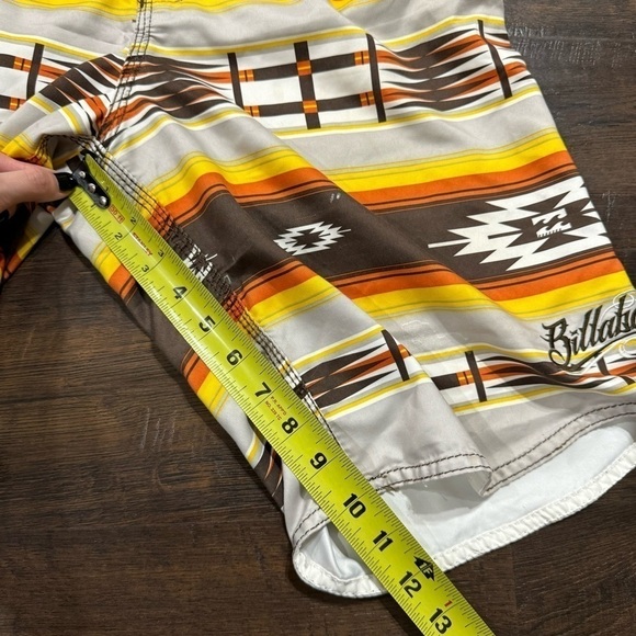 Billabong Tribal Aztec Printed Board Shorts Size 32 Men - Picture 7 of 16
